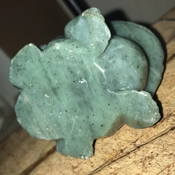 Vintage Heavy Jade Handcarved Frog Detailed